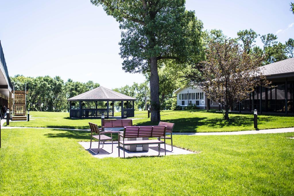 Okoboji Commons Hotel Eksteriør bilde