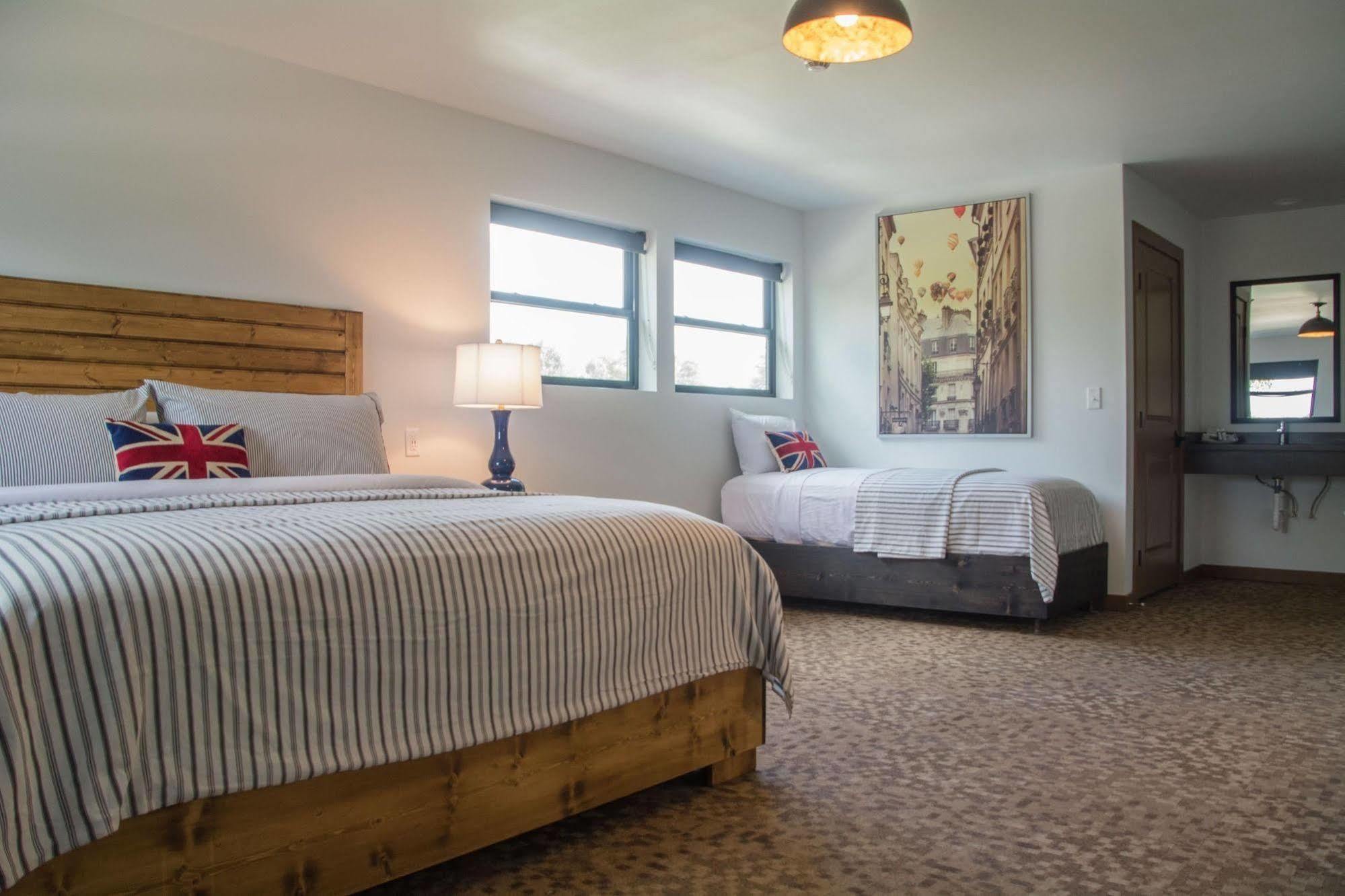 Okoboji Commons Hotel Eksteriør bilde